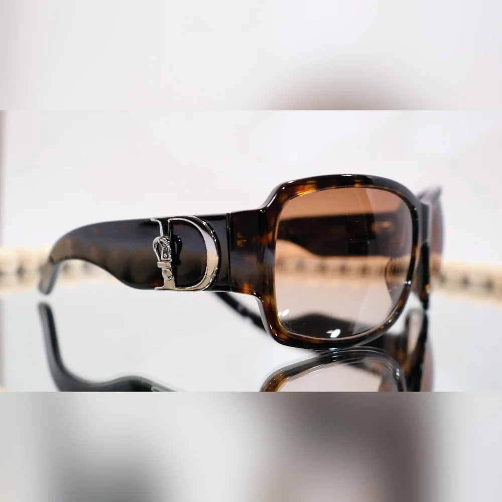 Christian Dior Vintage Y2K Tortoise Shell Sunglasses Silver Logo Authentic
